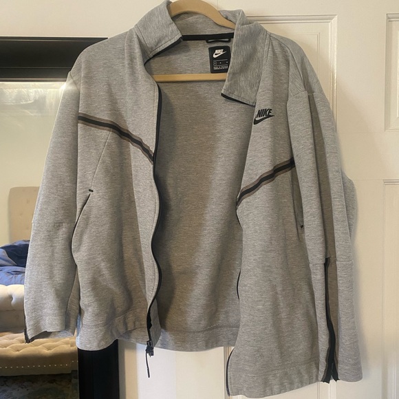 Nike Tops - Nike tech sweatshirt jacket